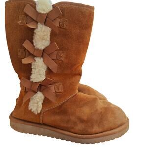 Koolaburra by UGG Women’s 7.5 Chestnut Bailey Bow Boots Suede Shearling